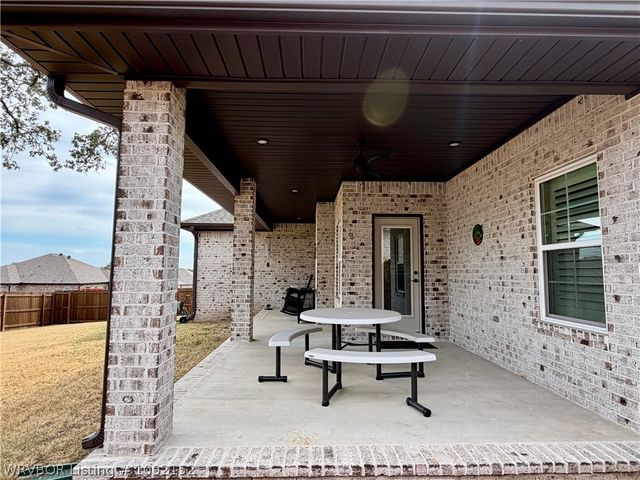9105 Wayne Crossing, Fort Smith, AR 72916