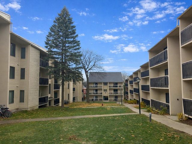 37 S Williams St Apt 320, Burlington, VT 05401
