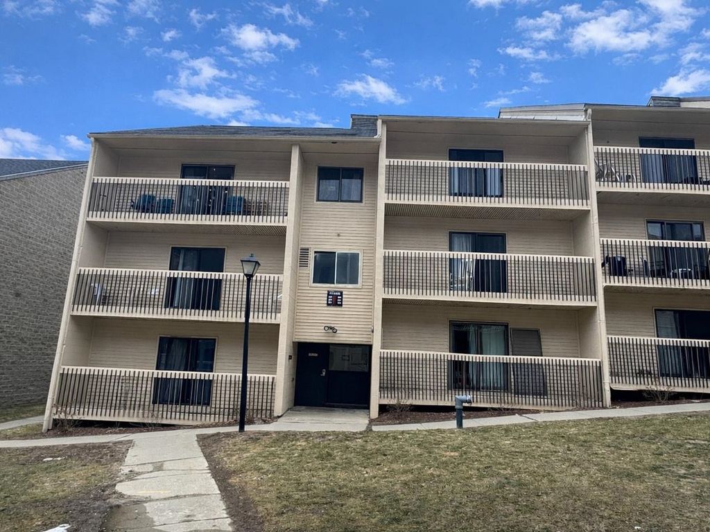 37 S Williams St Apt 320, Burlington, VT 05401