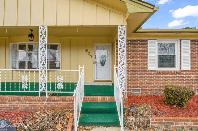 607 Bedford Road, Fayetteville, NC 28303