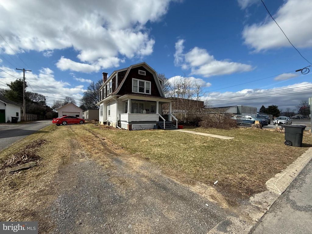 118 S BUTZ ST, State College, PA 16801