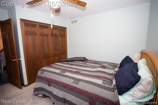 246 Nicklas Court, Oxford, MI 48371