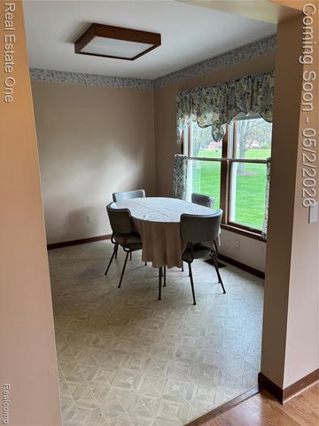 246 Nicklas Court, Oxford, MI 48371