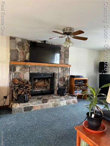 246 Nicklas Court, Oxford, MI 48371