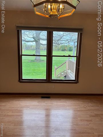 246 Nicklas Court, Oxford, MI 48371