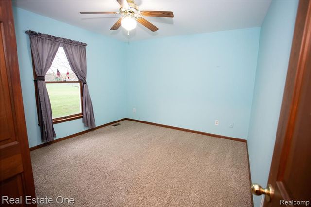 246 Nicklas Court, Oxford, MI 48371