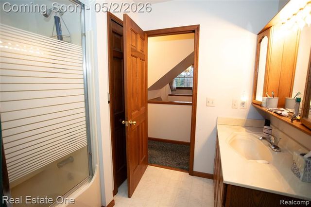 246 Nicklas Court, Oxford, MI 48371