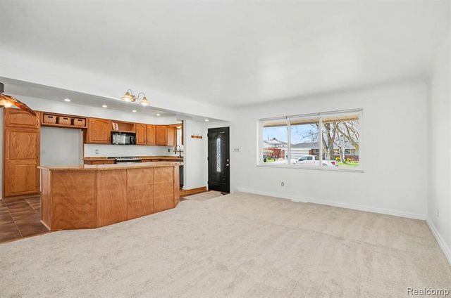 30612 Dover Avenue, Warren, MI 48088