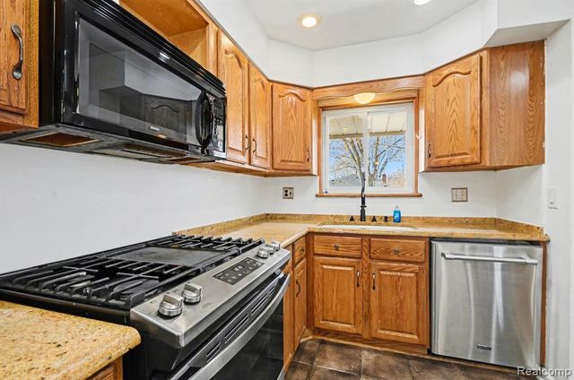 30612 Dover Avenue, Warren, MI 48088