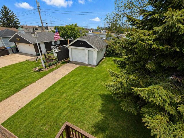 4134 S 1st ROAD, Milwaukee, WI 53207