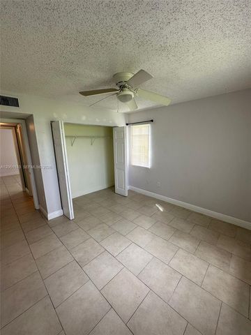 5005 Wiles Road 102, Coconut Creek, FL 33073