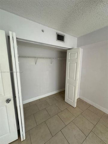 5005 Wiles Road 102, Coconut Creek, FL 33073