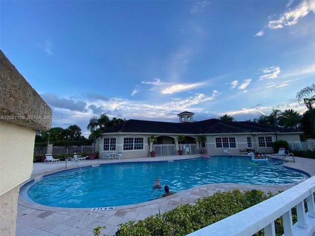 5005 Wiles Road 102, Coconut Creek, FL 33073