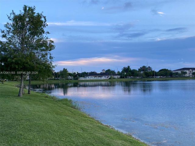 5005 Wiles Road 102, Coconut Creek, FL 33073
