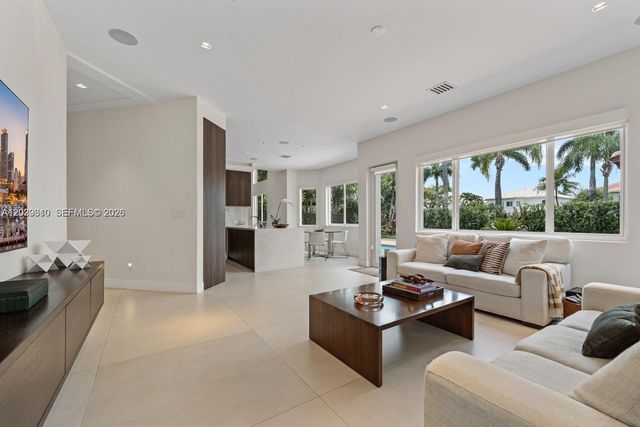 11163 NW 71st Ter, Doral, FL 33178