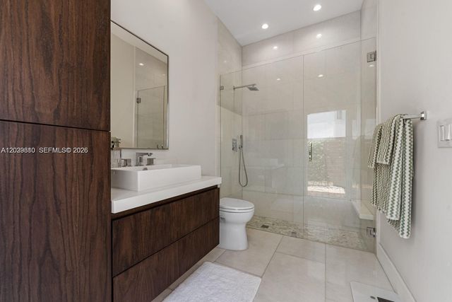 11163 NW 71st Ter, Doral, FL 33178