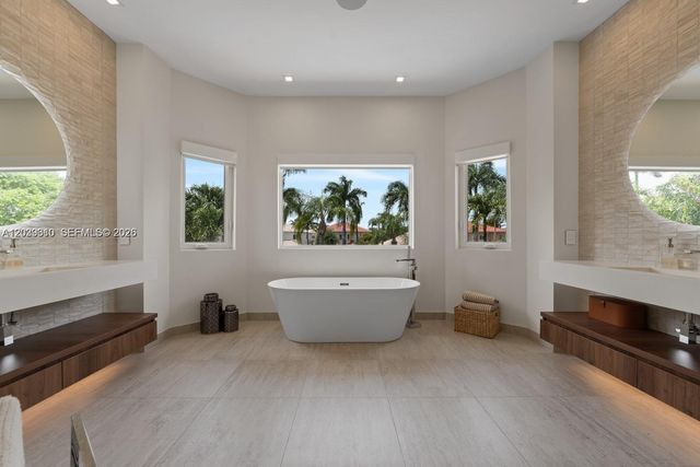 11163 NW 71st Ter, Doral, FL 33178