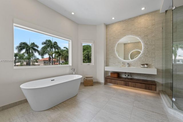 11163 NW 71st Ter, Doral, FL 33178
