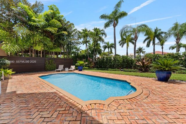 11163 NW 71st Ter, Doral, FL 33178