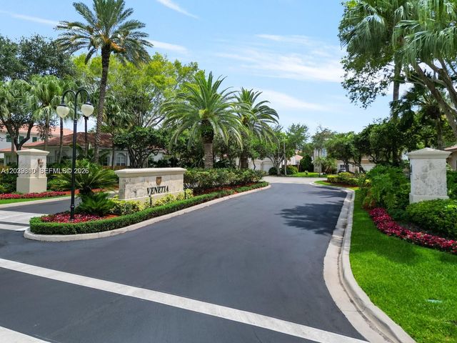 11163 NW 71st Ter, Doral, FL 33178
