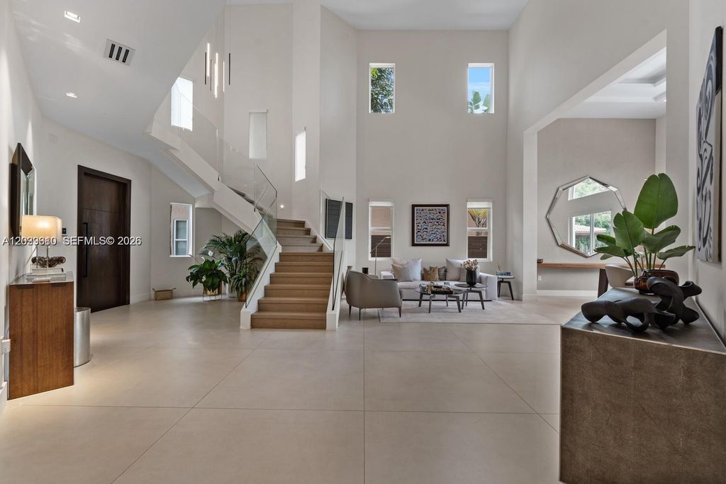 11163 NW 71st Ter, Doral, FL 33178