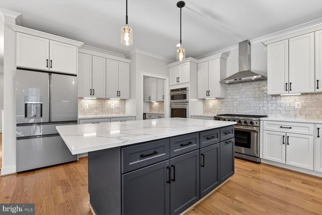 7405 STORM CT, Falls Church, VA 22043