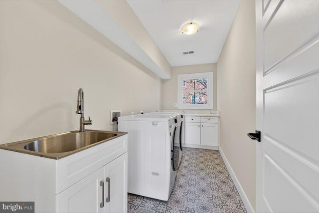 7405 STORM CT, Falls Church, VA 22043