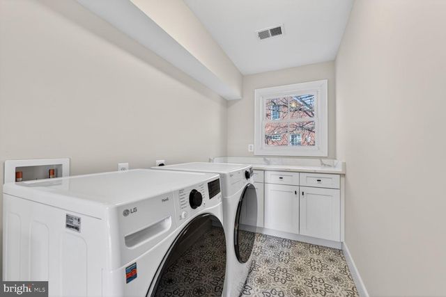 7405 STORM CT, Falls Church, VA 22043