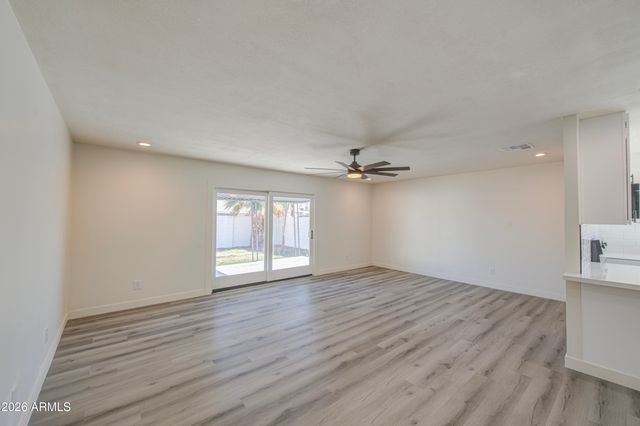 6001 W Pinchot Avenue, Phoenix, AZ 85033