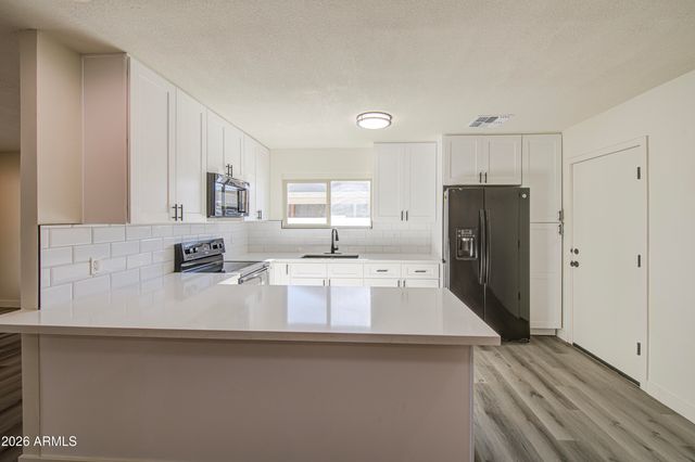 6001 W Pinchot Avenue, Phoenix, AZ 85033