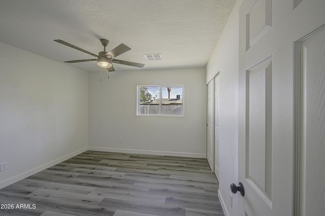 6001 W Pinchot Avenue, Phoenix, AZ 85033