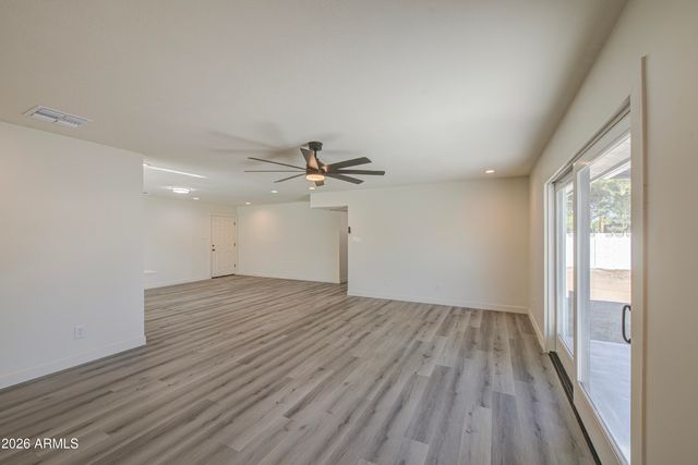 6001 W Pinchot Avenue, Phoenix, AZ 85033