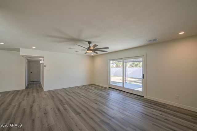 6001 W Pinchot Avenue, Phoenix, AZ 85033