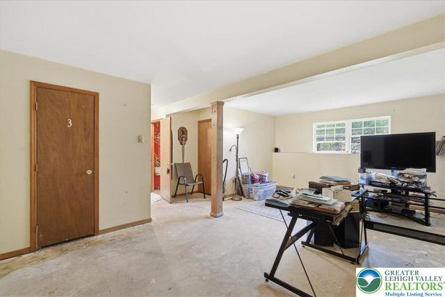 1197 Hunters Woods Drive, Pocono Twp, PA 18301