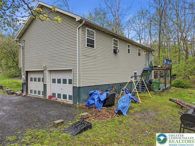1197 Hunters Woods Drive, Pocono Twp, PA 18301