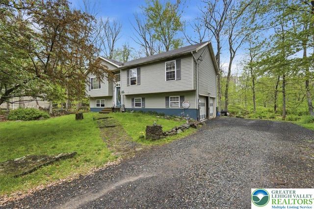 1197 Hunters Woods Drive, Pocono Twp, PA 18301