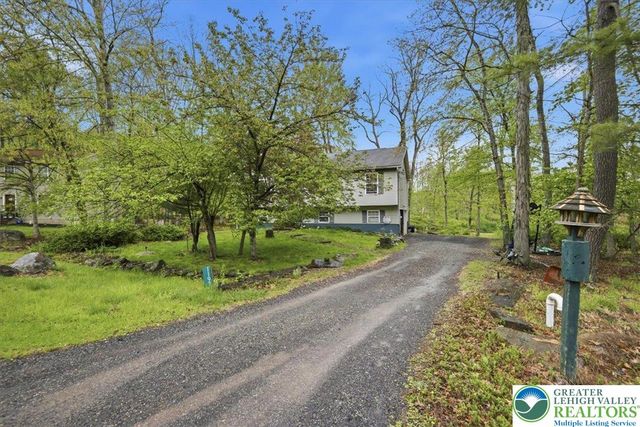 1197 Hunters Woods Drive, Pocono Twp, PA 18301