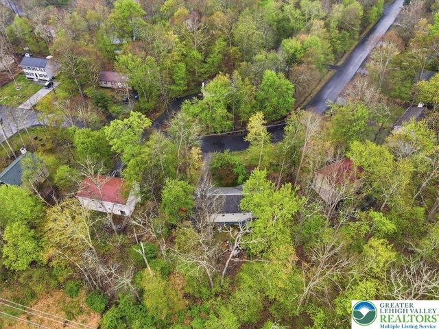 1197 Hunters Woods Drive, Pocono Twp, PA 18301