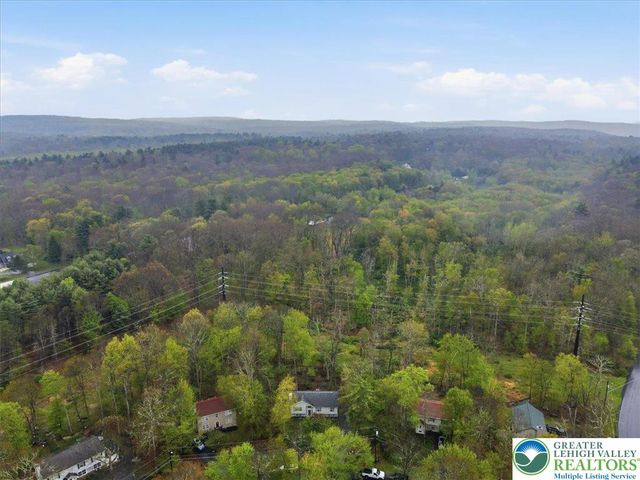 1197 Hunters Woods Drive, Pocono Twp, PA 18301