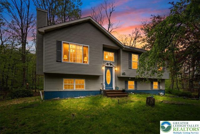 1197 Hunters Woods Drive, Pocono Twp, PA 18301