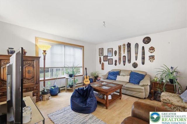 1197 Hunters Woods Drive, Pocono Twp, PA 18301