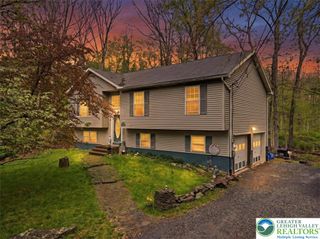 1197 Hunters Woods Drive, Pocono Twp, PA 18301