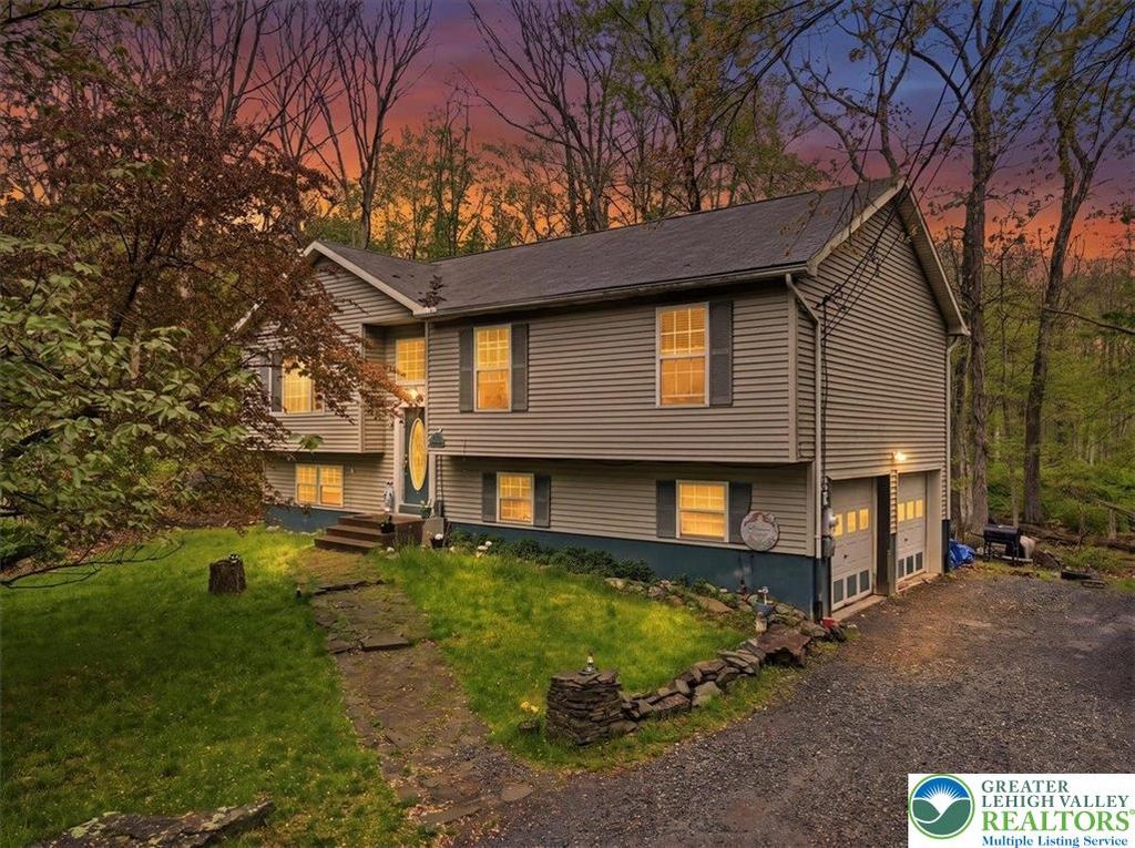 1197 Hunters Woods Drive, Pocono Twp, PA 18301