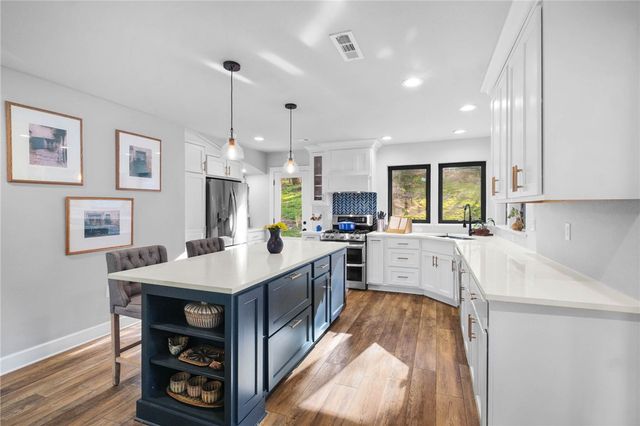 604 N Vinson Avenue, Fayetteville, AR 72701