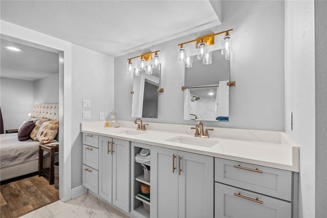 604 N Vinson Avenue, Fayetteville, AR 72701