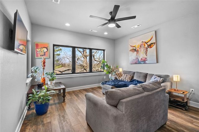 604 N Vinson Avenue, Fayetteville, AR 72701