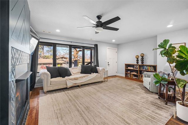 604 N Vinson Avenue, Fayetteville, AR 72701