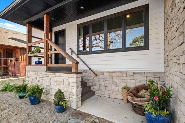 604 N Vinson Avenue, Fayetteville, AR 72701