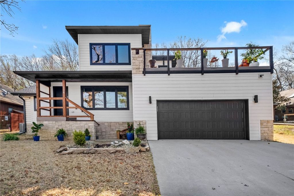 604 N Vinson Avenue, Fayetteville, AR 72701
