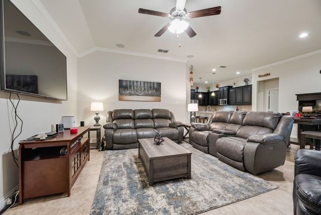 8116 Glenn Day Drive, Arlington, TX 76002